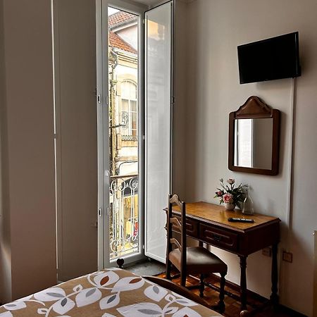 Residencial Real - Antiga Rosas Bed and Breakfast Vila Real Buitenkant foto