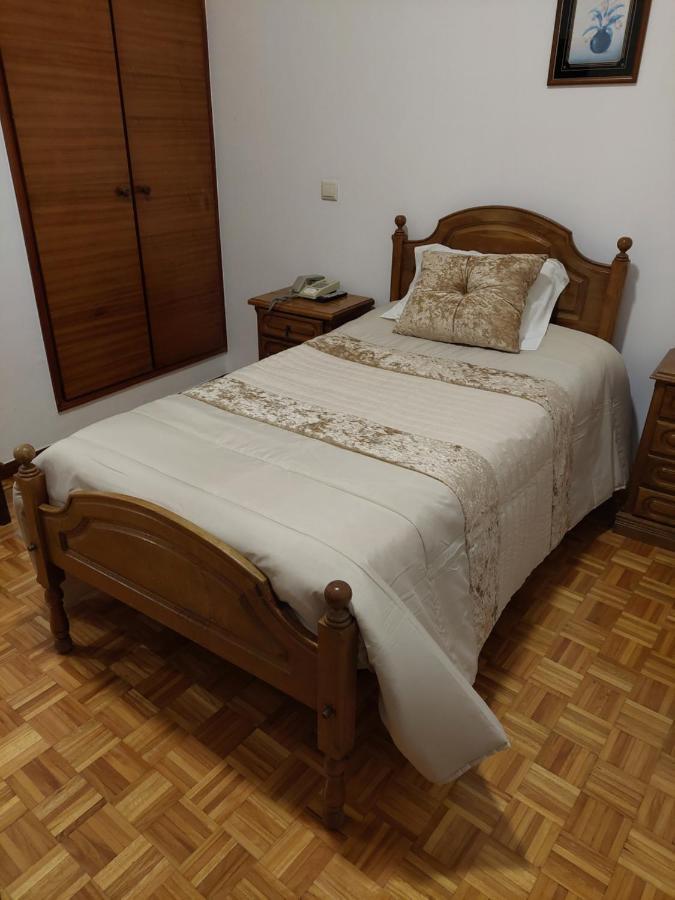 Residencial Real - Antiga Rosas Bed and Breakfast Vila Real Buitenkant foto