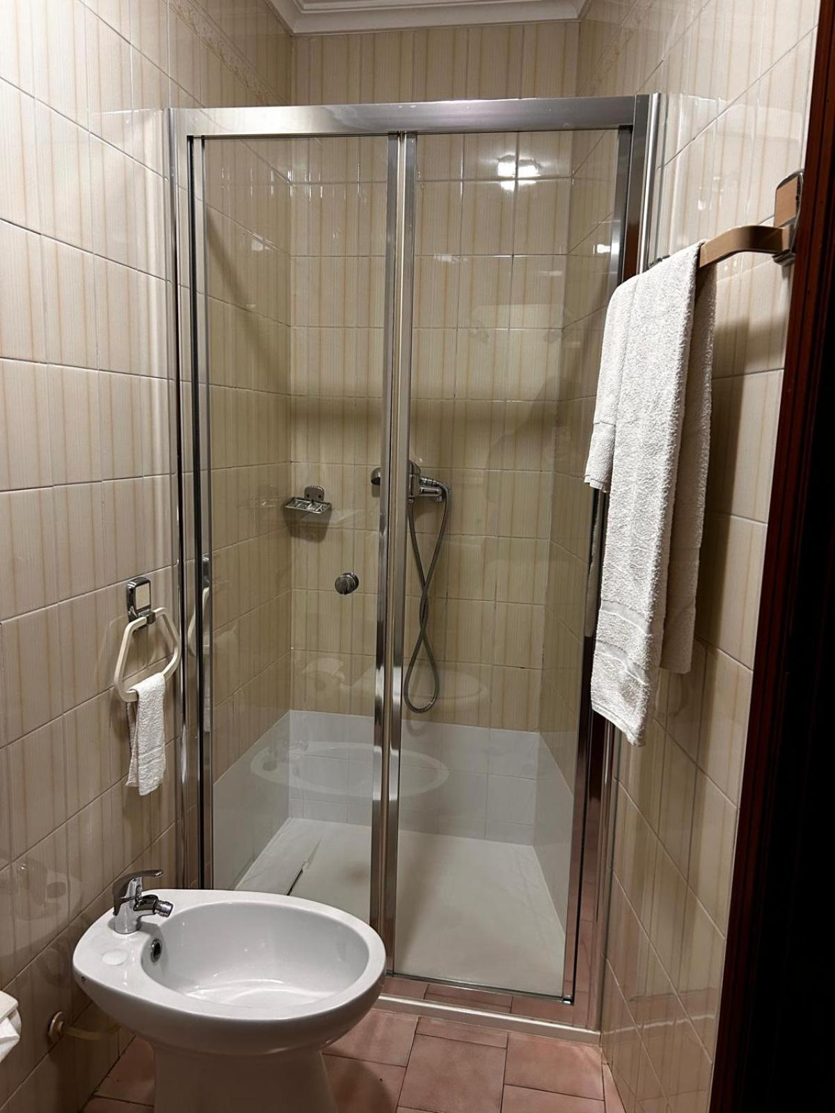 Residencial Real - Antiga Rosas Bed and Breakfast Vila Real Buitenkant foto